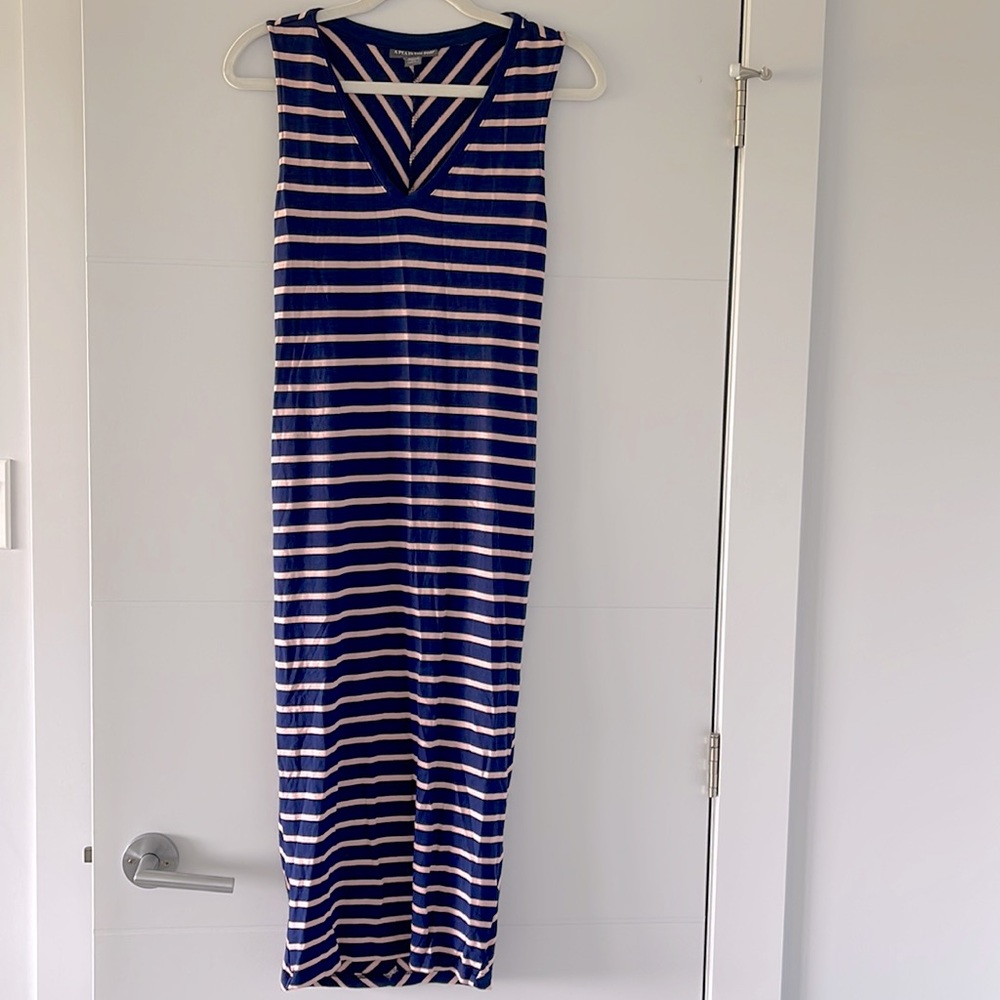A Pea in the Pod fitted midi dress - small - never worn!